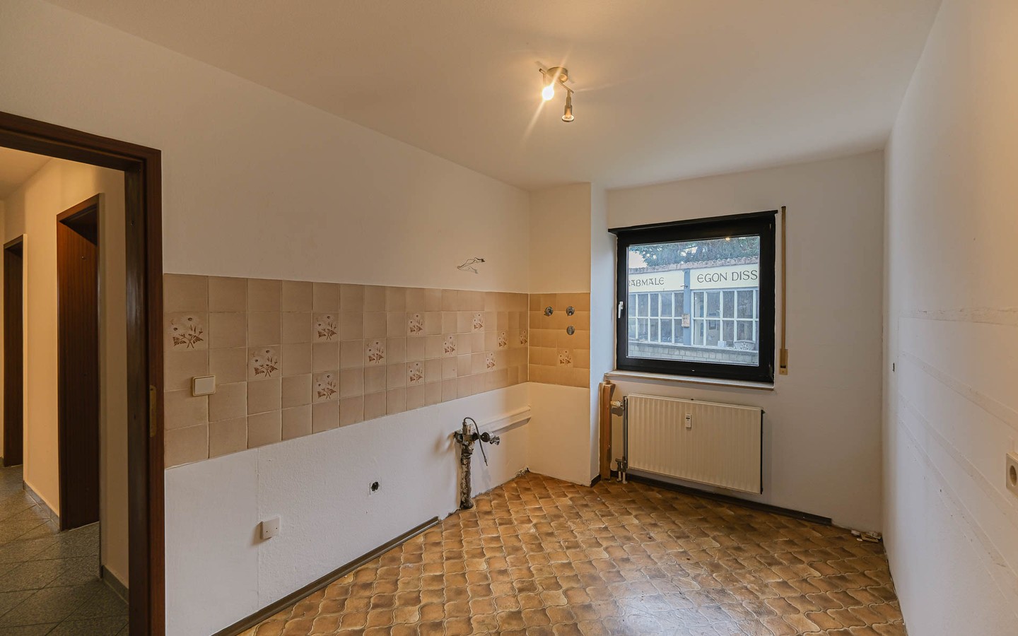 Küche - Verwirklichen Sie Wohnträume: Authentische 3-Zimmer-Wohnung mit Balkon und Gemeinschaftsgarten
