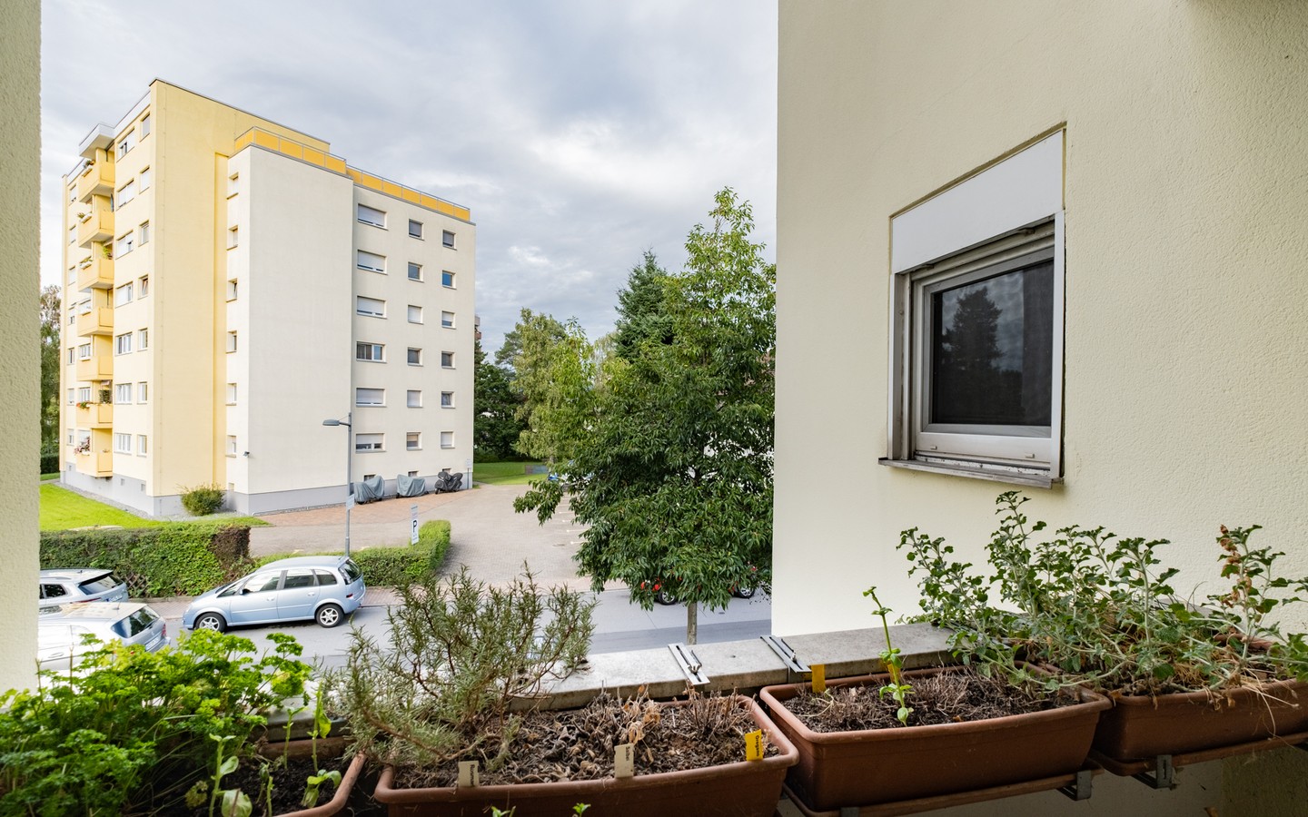 Loggia  - Eppelheim auf günstigem Erbpachtgrundstück: vermietete 2-Zimmer-Wohnung mit Stellplatz