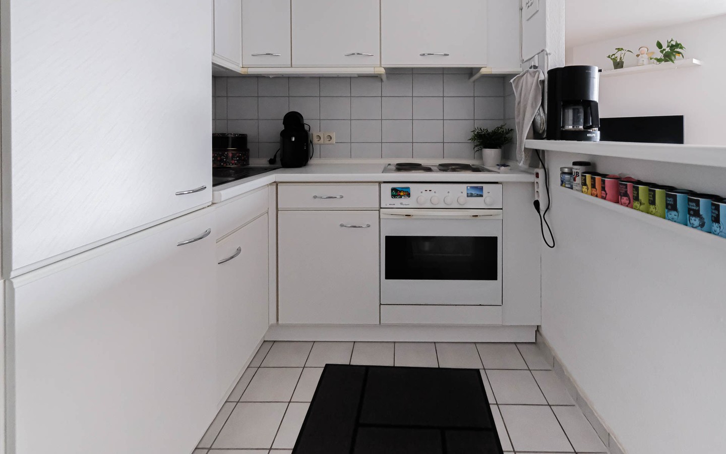 Küche - Schicke Single-Wohnung mit großer Dachterrasse in ruhiger Lage