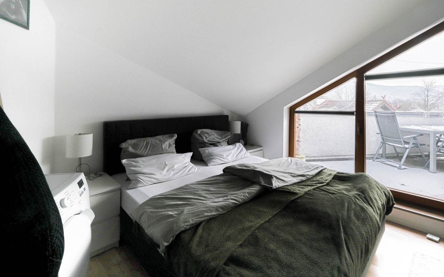 Schlafzimmer - Schicke Single-Wohnung mit großer Dachterrasse in ruhiger Lage