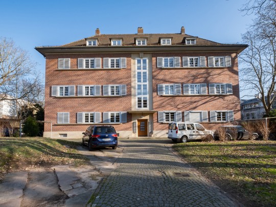 In Top-Lage: großzügige 4-Zimmer-Wohnung in historischem MFH mit Gartenanteil und Stellplatz - Ihr Immobilienmakler in Heidelberg / Neuenheim