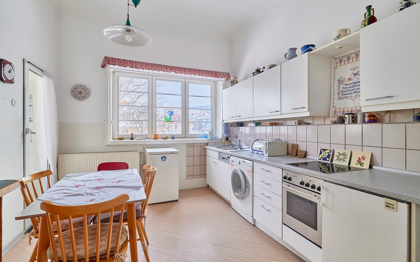 Küche - In Top-Lage: großzügige 4-Zimmer-Wohnung in historischem MFH mit Gartenanteil und Stellplatz