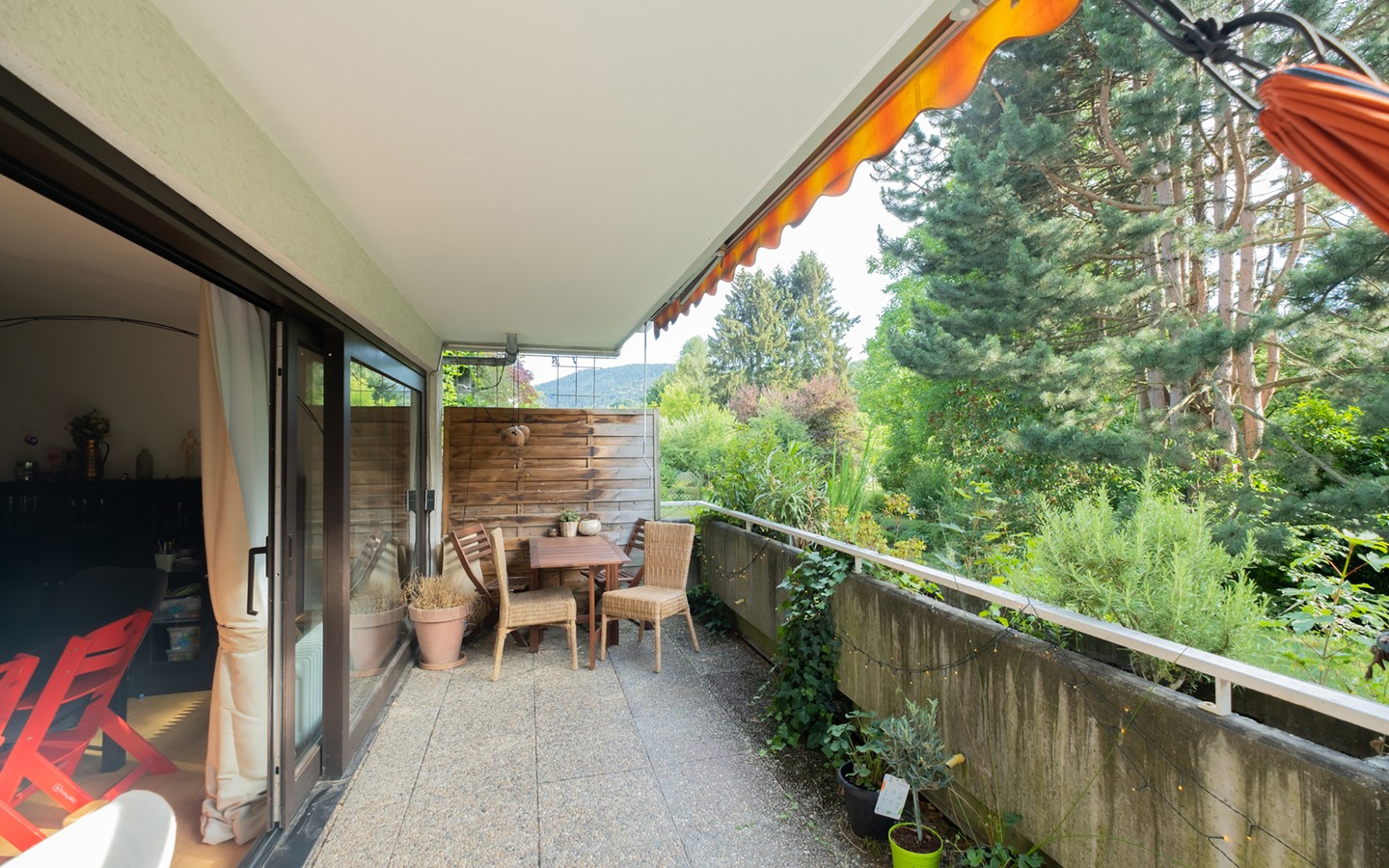 Balkon - Gelegenheit in Ziegelhausen: Großzügige 3-Zimmerwohnung mit parkähnlicher Außenanlage