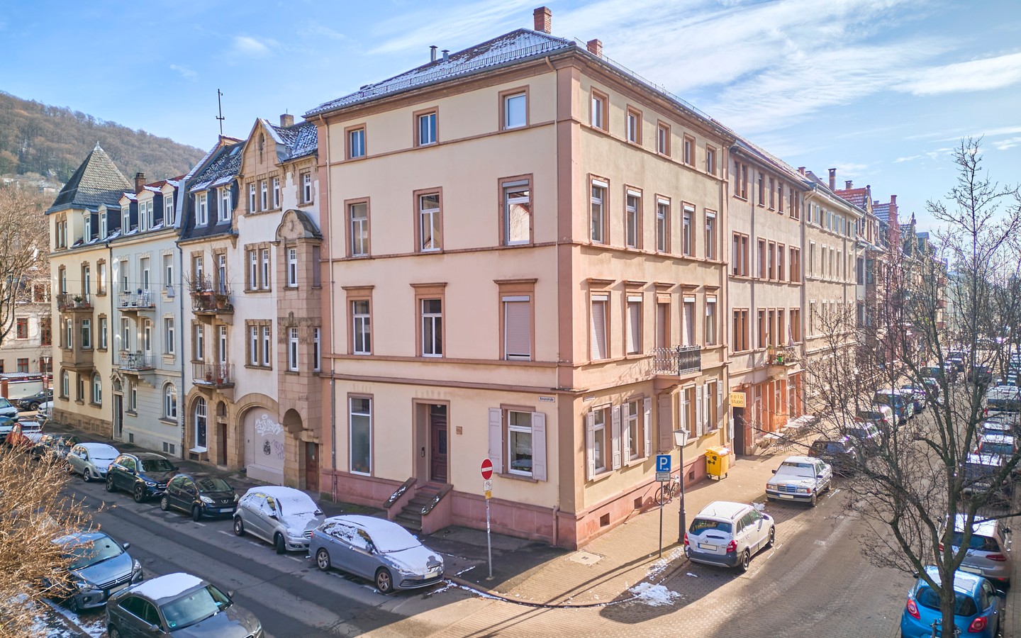 Außenaufnahme  - Historisches Immobilien-Duo mit sieben Wohnungen und zwei Ladeneinheiten in idealer Weststadt-Lage