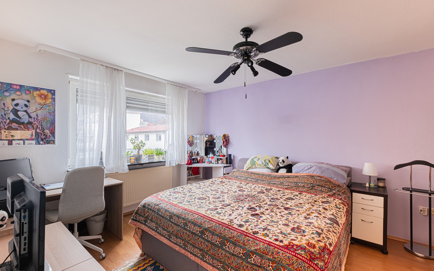 Schlafzimmer - Gemütliche Zwei-Zimmer-Wohnung in zentraler Lage
Heidelbergs: Wohnen mit Komfort und Charme