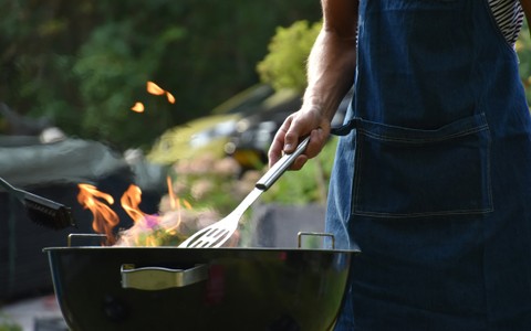 man_grilling_outdoor - ©vincent_keiman_nl
